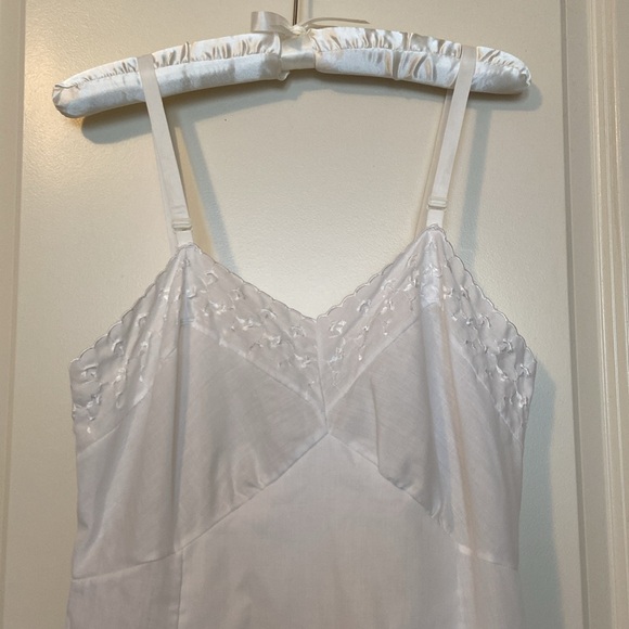 Stones wear cotton-blend 50s / 60s white slip + free nightie - Picture 3 of 7
